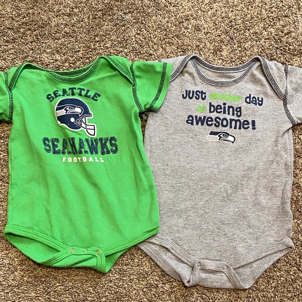 Seattle Seahawks Onesie Bundle 2 Pieces 18M - Picture 2 of 7